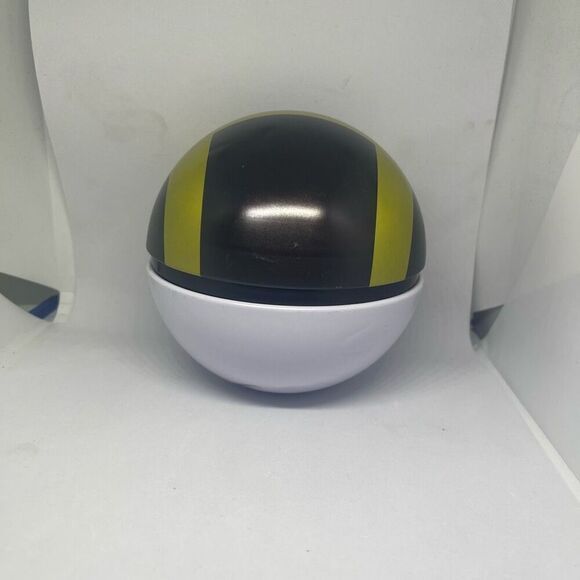 Pokemon Pokeball Ultra Ball D21 (EMPTY NO PACKS)  Prop Display Cosplay Ultraball - Picture 2 of 4